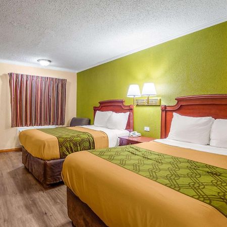 Rodeway Inn & Suites Fort Jackson Columbia Exterior foto