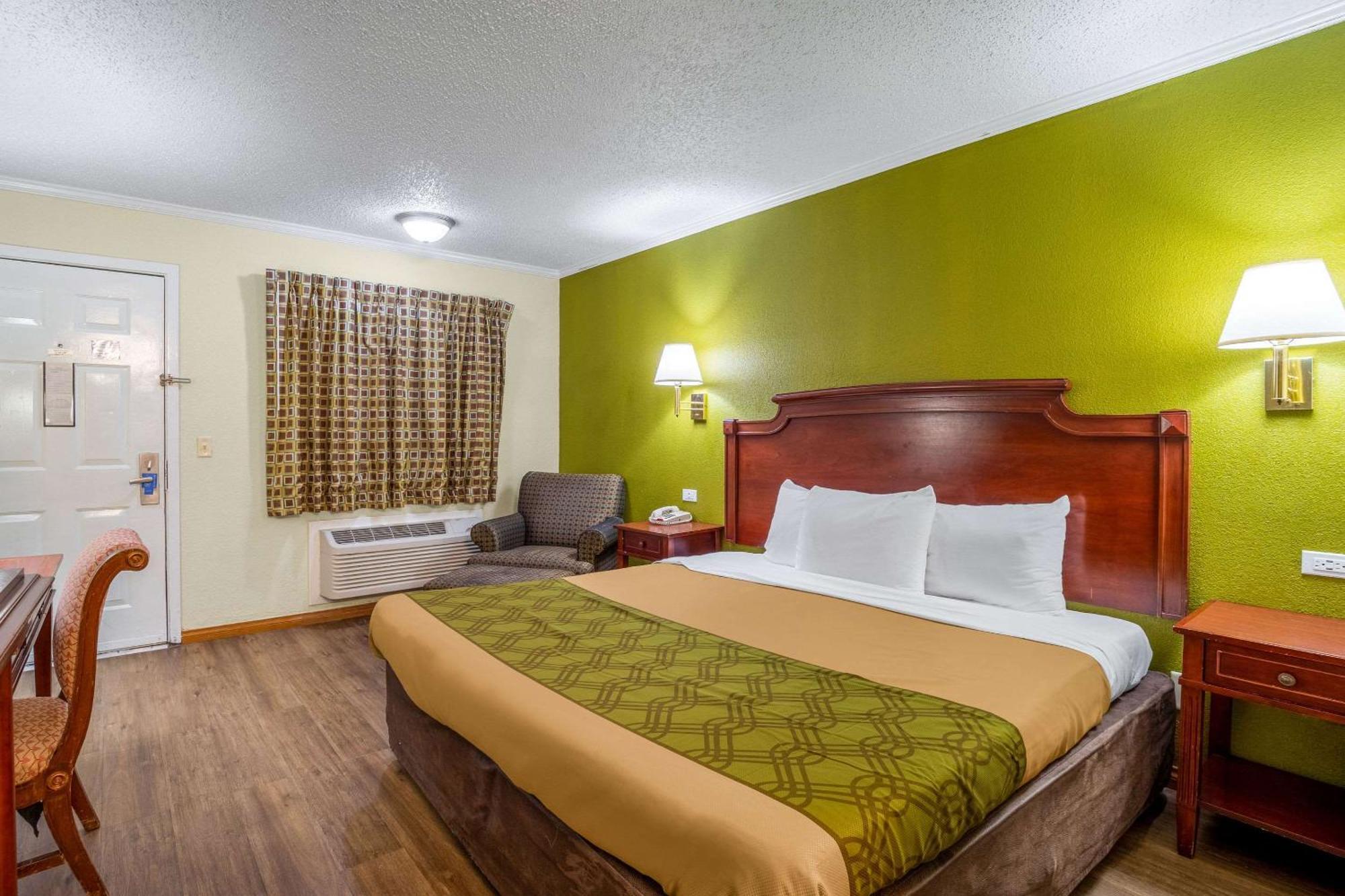 Rodeway Inn & Suites Fort Jackson Columbia Exterior foto