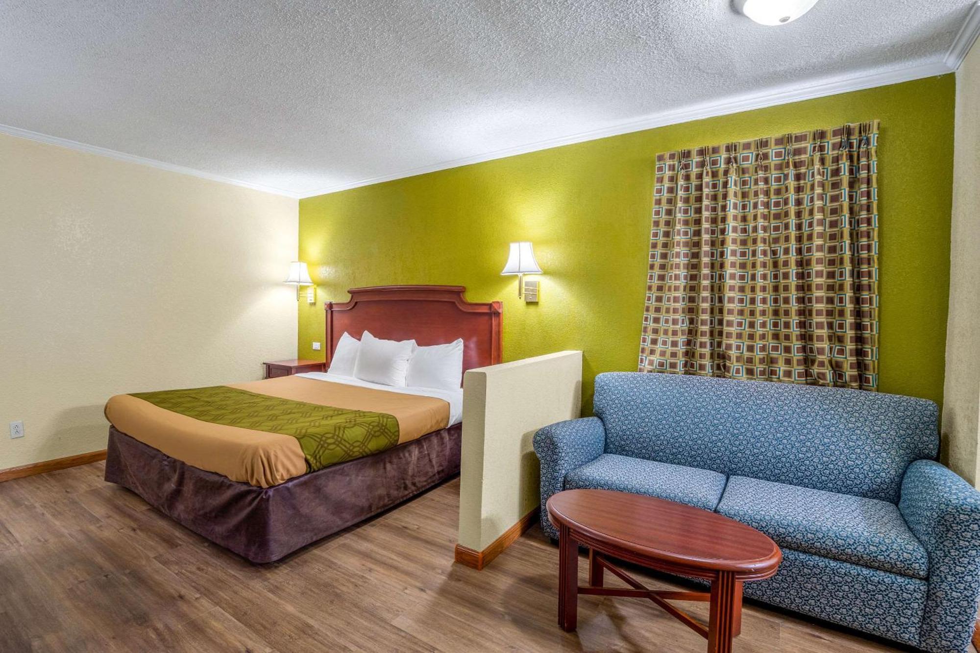 Rodeway Inn & Suites Fort Jackson Columbia Exterior foto