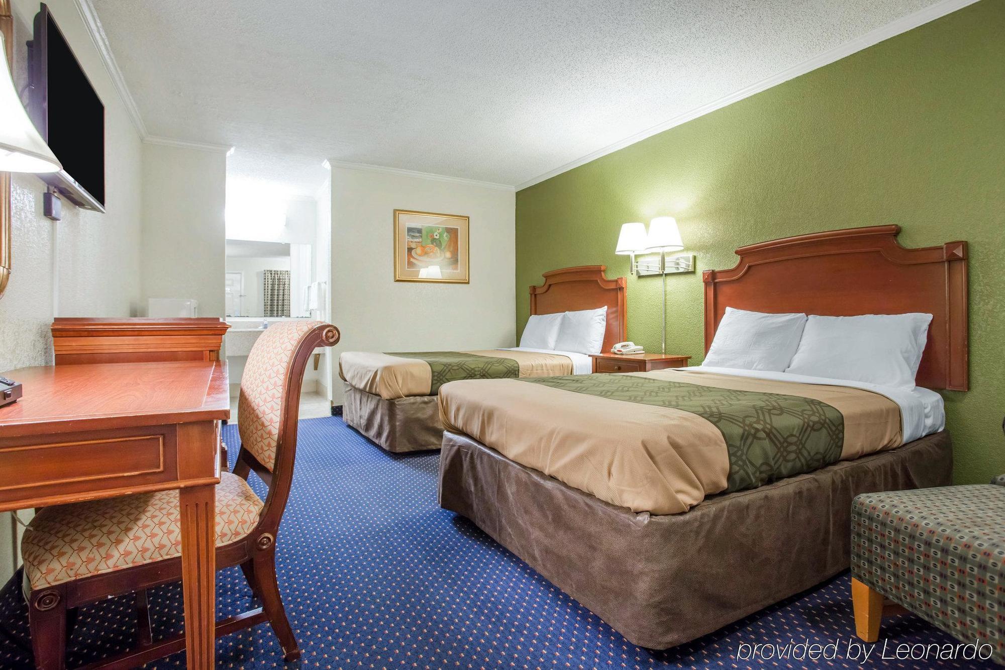 Rodeway Inn & Suites Fort Jackson Columbia Exterior foto