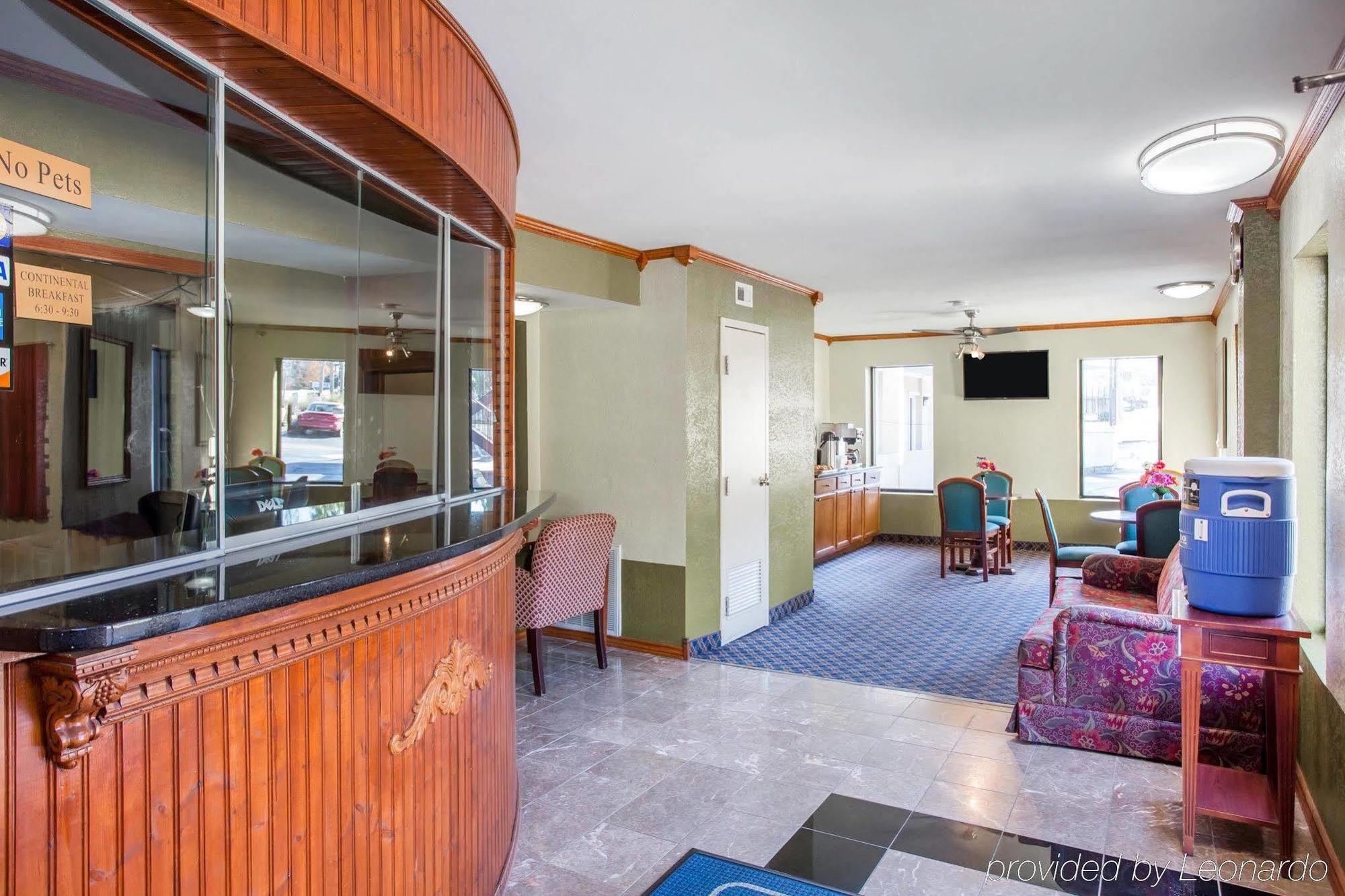 Rodeway Inn & Suites Fort Jackson Columbia Exterior foto